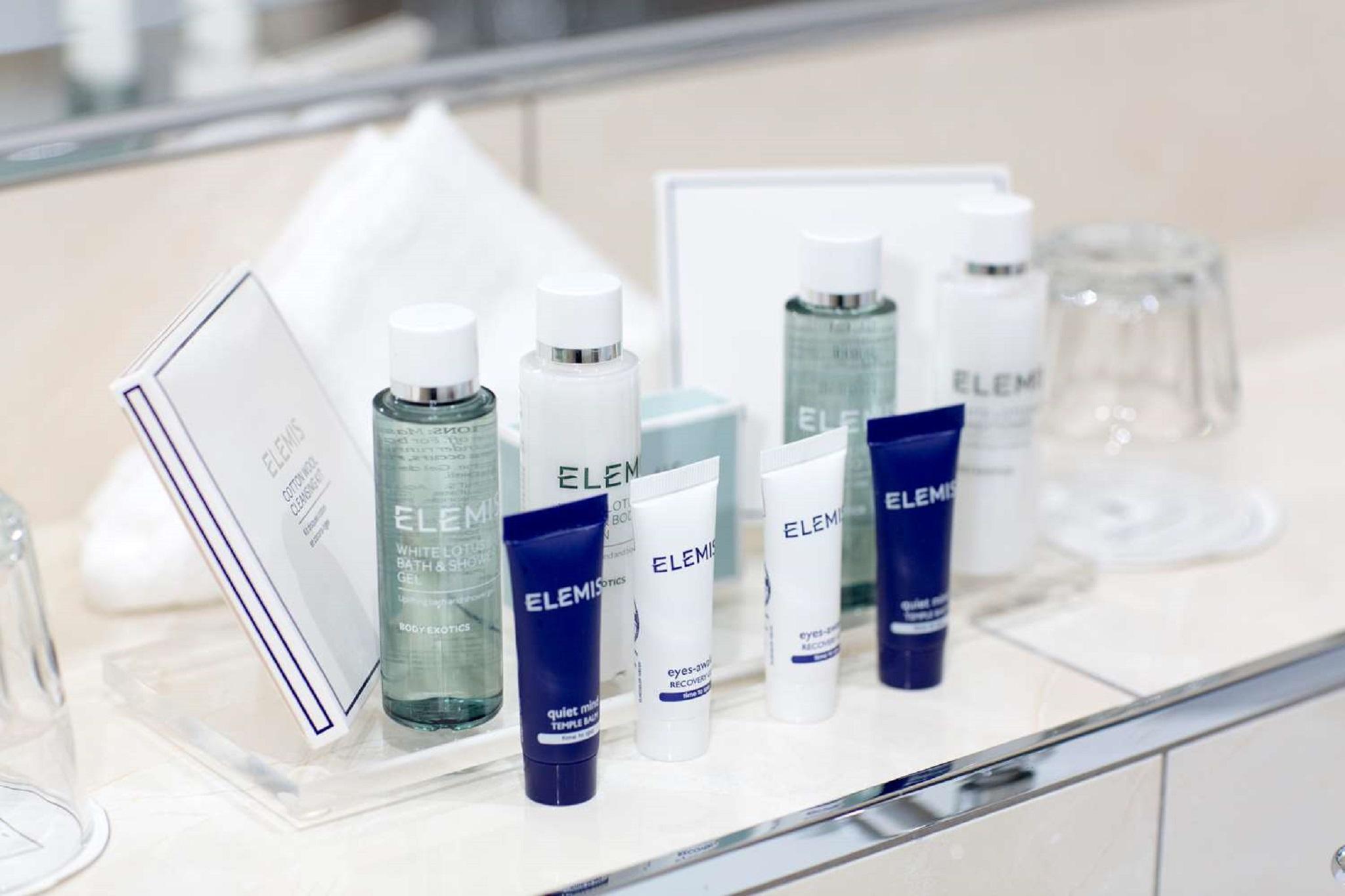 Macdonald Bath Spa Hotel Zewnętrze zdjęcie The photo shows a collection of skincare products arranged neatly on a countertop. There are several bottles and tubes, all branded with the name "ELEMENT." 

- On the left, there are two bottles: one is a clear liquid in a tall bottle, and the other